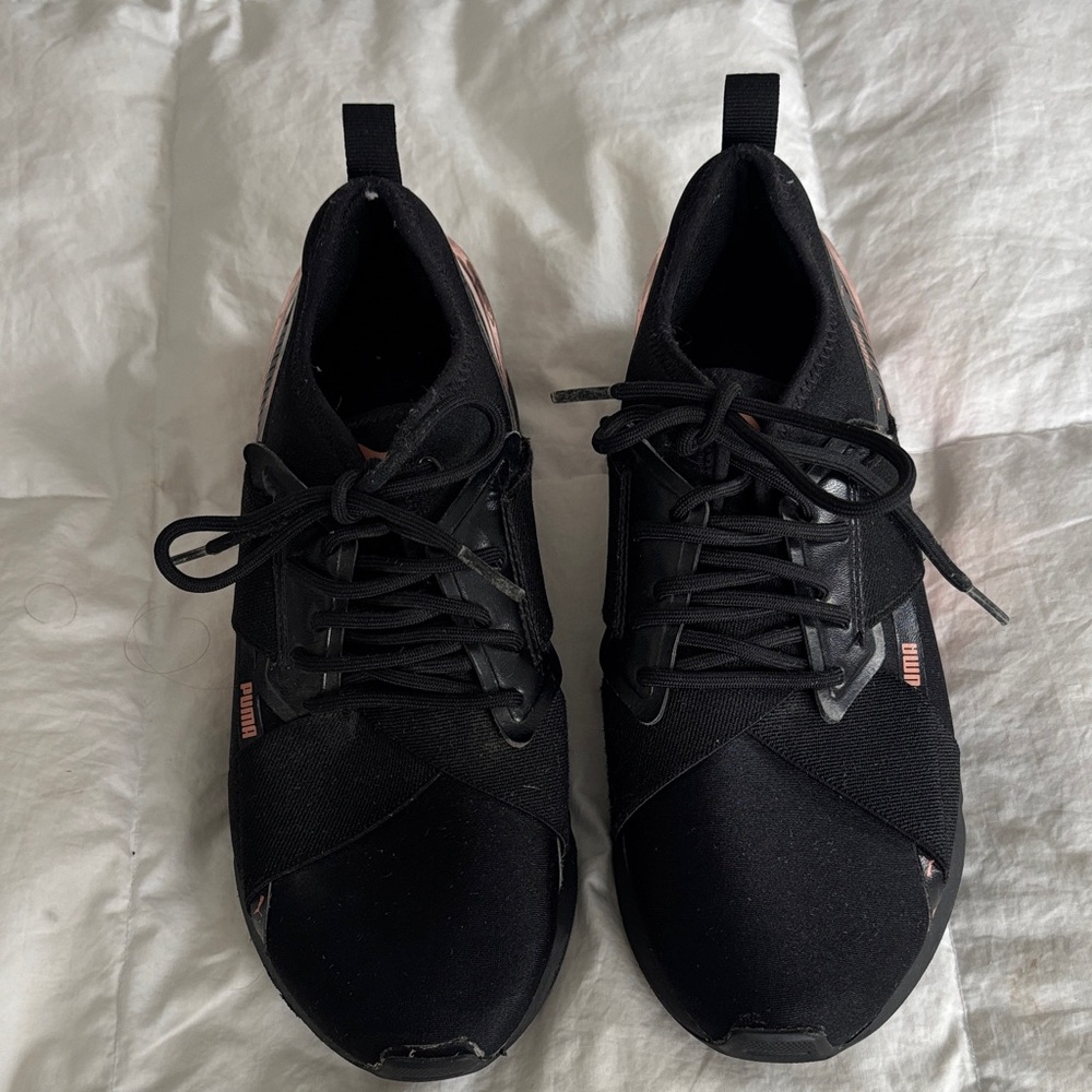 Vintage Rose Gold PUMA MUSE 2 WOMENS SNEAKERS SIZE 8.5 purchased in Austria